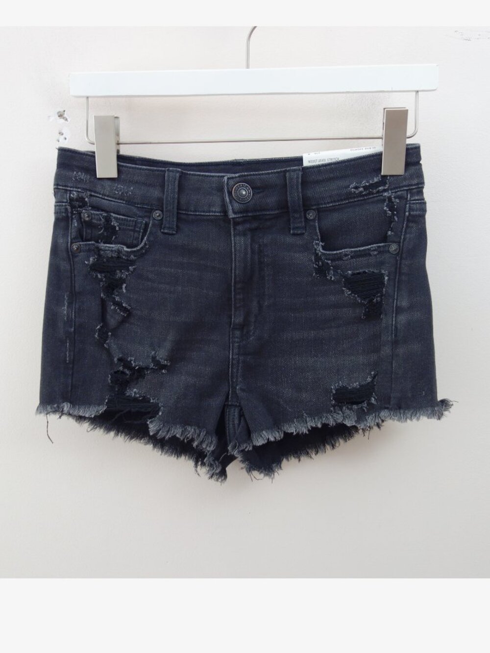 American Eagle Hi-Rise Jean Shortie Next level Stretch Black Distressed (4/27W)